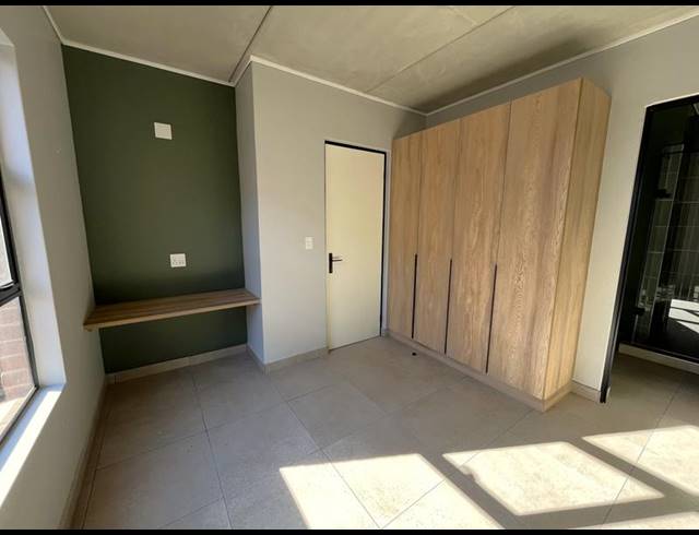 1 BEDROOM PROPERTY TO RENT IN LYNNWOOD GLEN